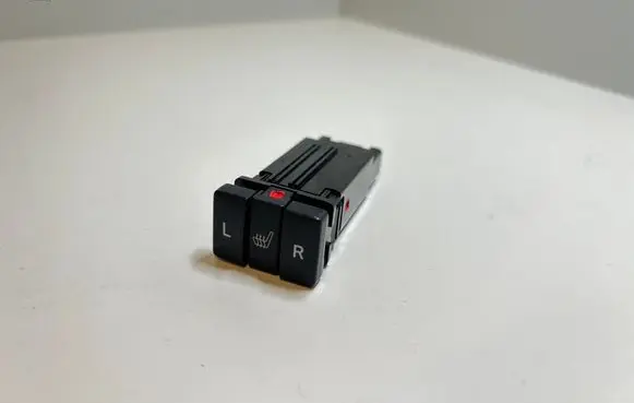 Toyota RAV 4 (XA40) Seat heating switch 15B088