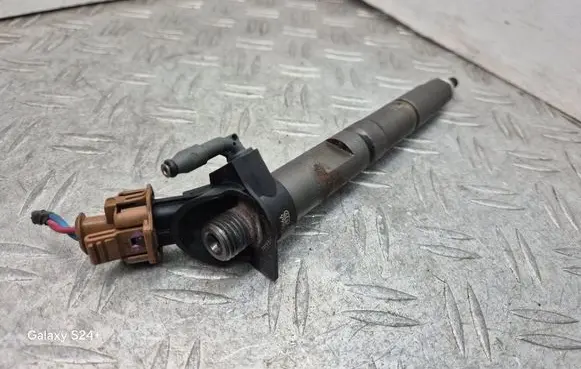 Fuel injector