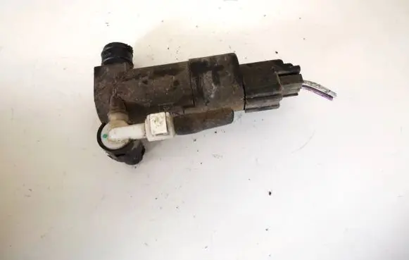 Ford Focus Windscreen/windshield washer pump bv6117k624ba bv61-17k624-ba