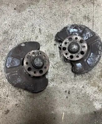 Mercedes-Benz E AMG W212 Front wheel hub spindle knuckle