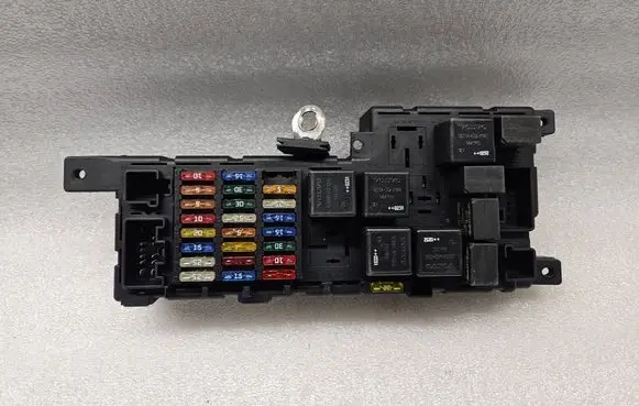Volvo XC70 Fuse module 8678449 518787205