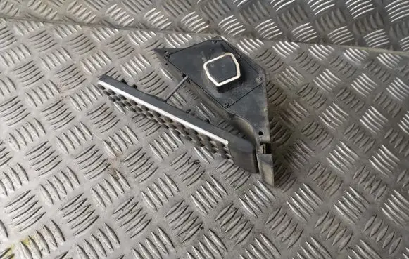 Mercedes-Benz GLK (X204) Accelerator throttle pedal A2043000504