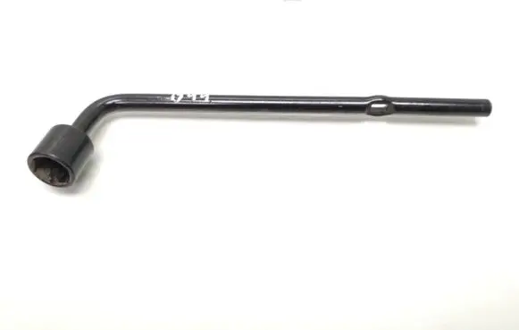 Nissan Juke I F15 Wheel nut wrench 