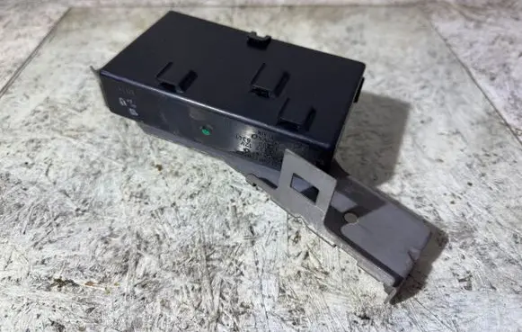 Volvo S40, V40 Alarm control unit/module 30889337