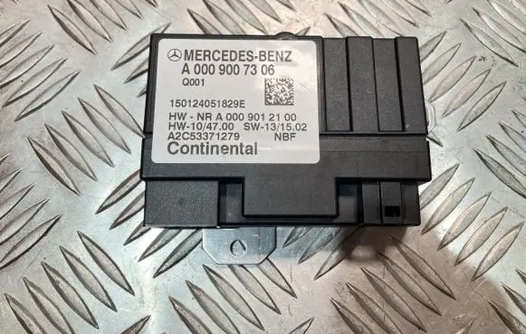 Mercedes-Benz GLA W156 X156 Fuel pump relay A0009007306