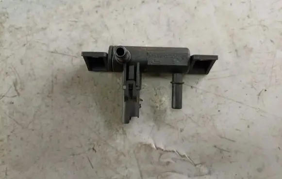 Fuel pressure sensor
