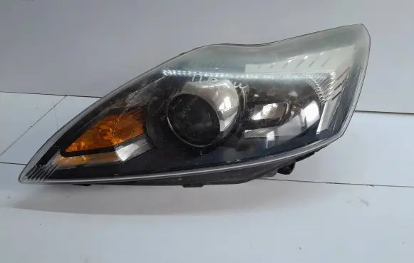 Ford Focus Headlight/headlamp 8M5113D153CD 0077R00