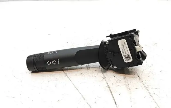 Opel Zafira C Indicator stalk 95220563 02600610261