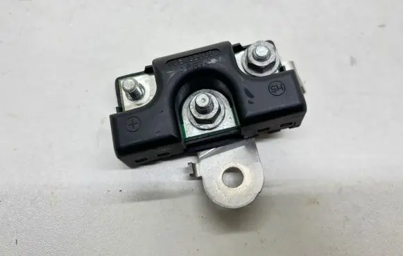 Audi A8 S8 D3 4E Battery relay fuse 4E0035209A