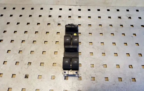 Volkswagen PASSAT B5.5 Electric window control switch 1J4959857B