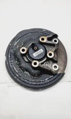 Rear wheel hub