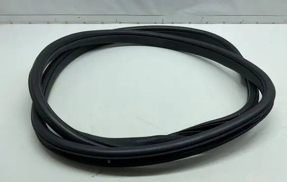 Land Rover Discovery 5 Front door rubber seal HY32-253A