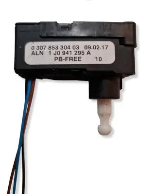 Audi A4 S4 B7 8E 8H Headlight level adjustment motor 1J0941295A 030785330403