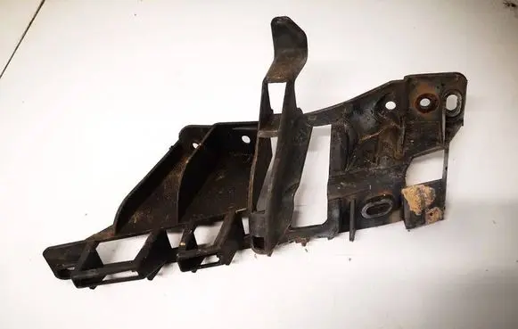 Renault Modus Front bumper mounting bracket 8200213560