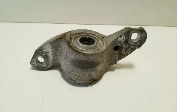 Land Rover Evoque II Front shock absorber mounting bracket L8D218A116AB