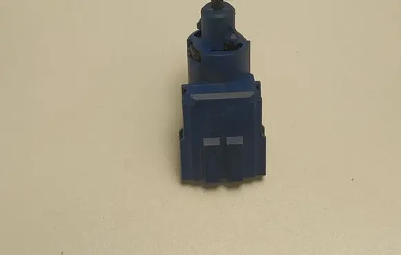 Volkswagen PASSAT B5.5 Brake pedal sensor switch 1J0927189