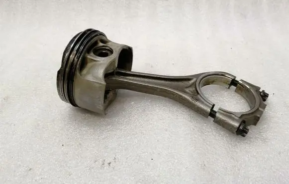 BMW 7 F01 F02 F03 F04 Piston with connecting rod 11247559458