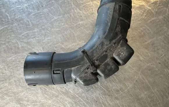 Renault Koleos I Air intake duct part