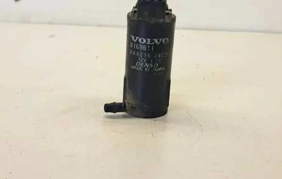 Volvo V70 Windscreen/windshield washer pump 9169611 0602103950