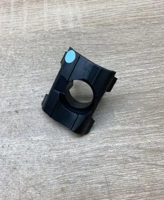 BMW 1 E81 E87 Front parking sensor holder (PDC) 7118154 51117118154