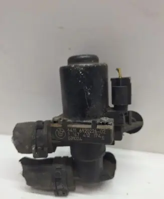 BMW 5 E60 E61 Coolant heater control valve 6920225