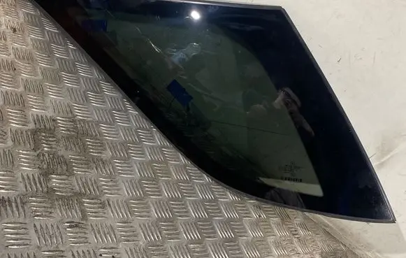 Mercedes-Benz ML W164 Rear side window DOT376 A006450 43R000091