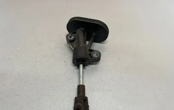 Opel Corsa E Clutch slave cylinder 55190994