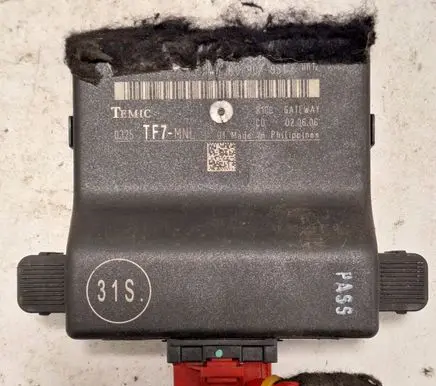 Volkswagen Golf V Gateway control module 1K0907951