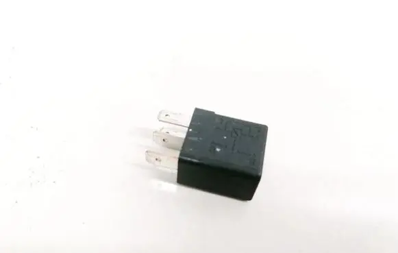 Opel Zafira A Other relay 24432680 70221