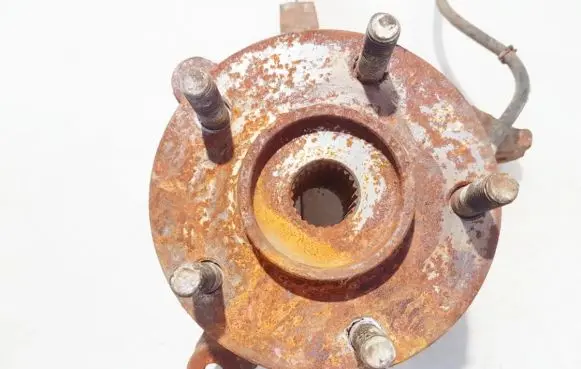 Mitsubishi Space Wagon Front wheel hub