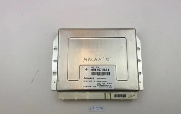 Porsche Macan (95B) Air suspension control unit module (rear) 95B907557E 002453000372 15152802522