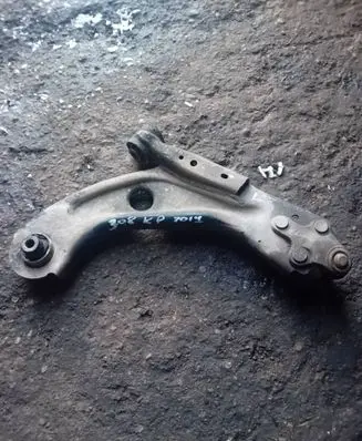 Peugeot 308 Front lower control arm/wishbone
