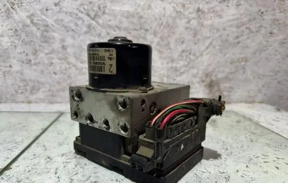 Volvo S80 ABS Pump P08671225 8671224 04W191