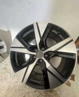 Volvo XC40 R19 alloy rim 