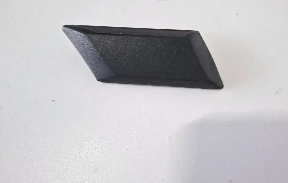 Rear fender molding trim
