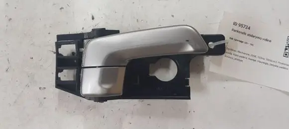 KIA Sportage Front door interior handle 82613