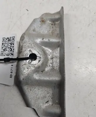 Volvo XC90 Battery bracket 