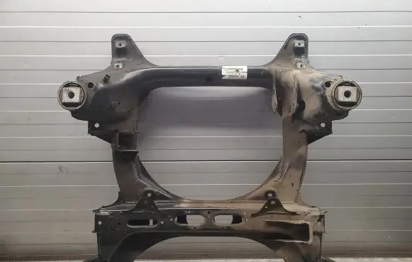 Audi Q7 4L Front subframe 7L0400025