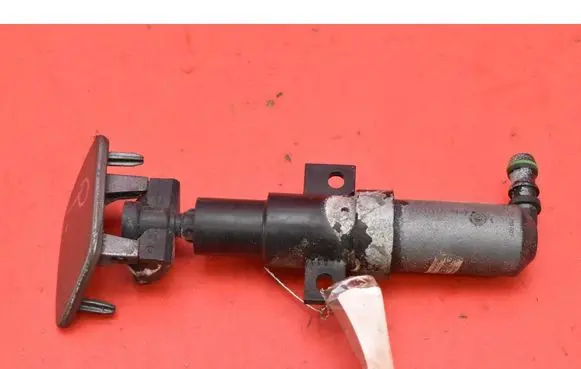 Volkswagen PASSAT B5.5 Windshield washer spray nozzle 3C0955104A