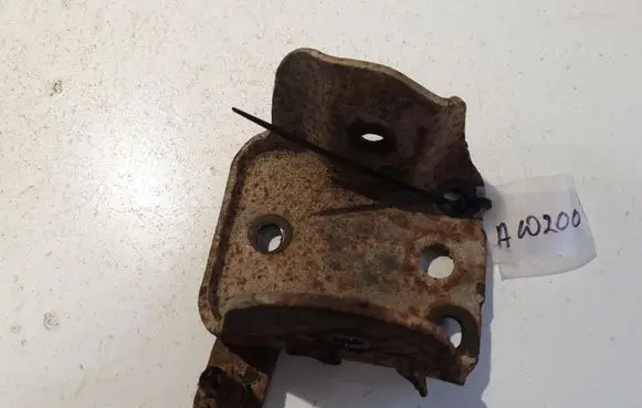 Volkswagen Golf III Bracket in trunk/boot 