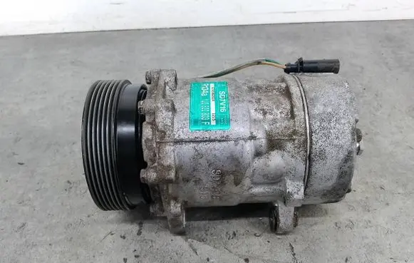 Volkswagen Golf IV Air conditioning (A/C) compressor (pump) 1J0820803F