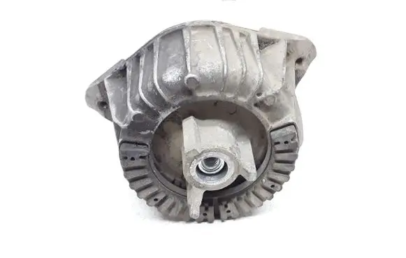 Engine mount bracket