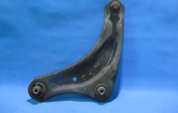 Nissan Leaf I (ZE0) Front control arm