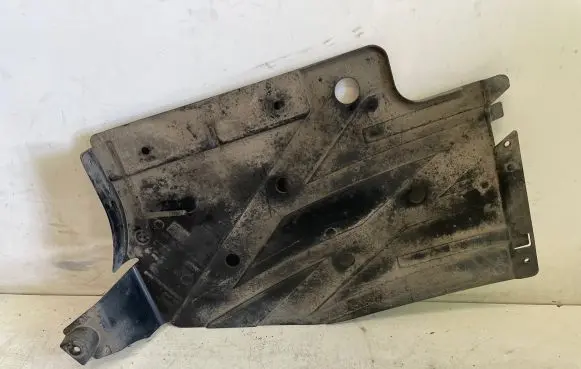 Rear underbody cover/under tray