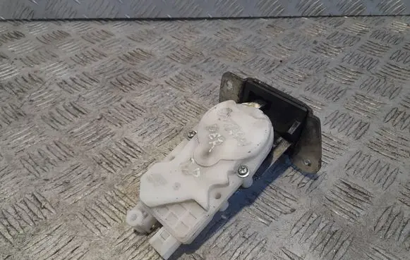Mitsubishi Outlander Tailgate lock latch 06Y29