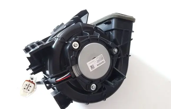 Toyota Prius (XW50) Hybrid/electric vehicle battery fan G923047080 1706003559