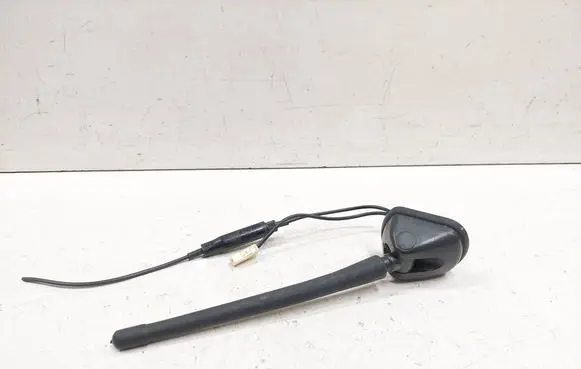 Mitsubishi Outlander Radio antenna 