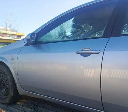 Nissan Primera Front door 