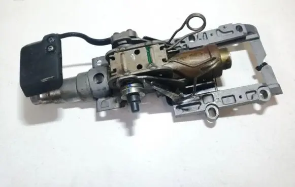 Volkswagen PASSAT B5 Steering wheel axle e101684