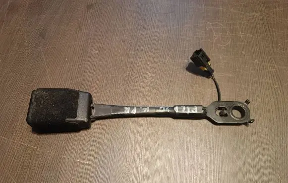 Citroen C4 II Picasso Front seatbelt buckle A6213509 12515AEU